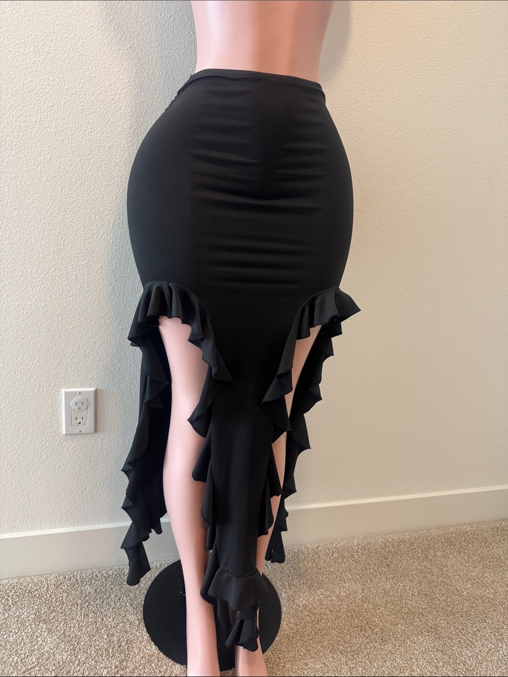 Black Ruffle High-Low Pencil Skirt - Picture 3 of 4